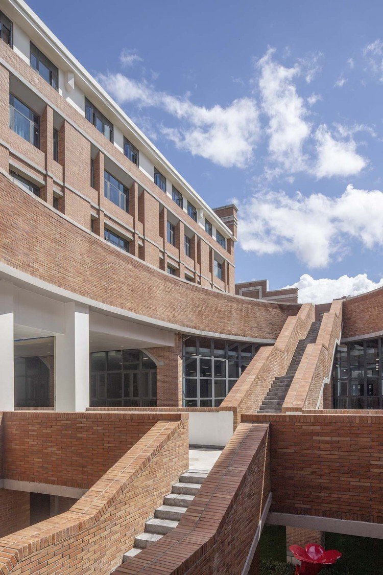 深圳中学泥岗校区